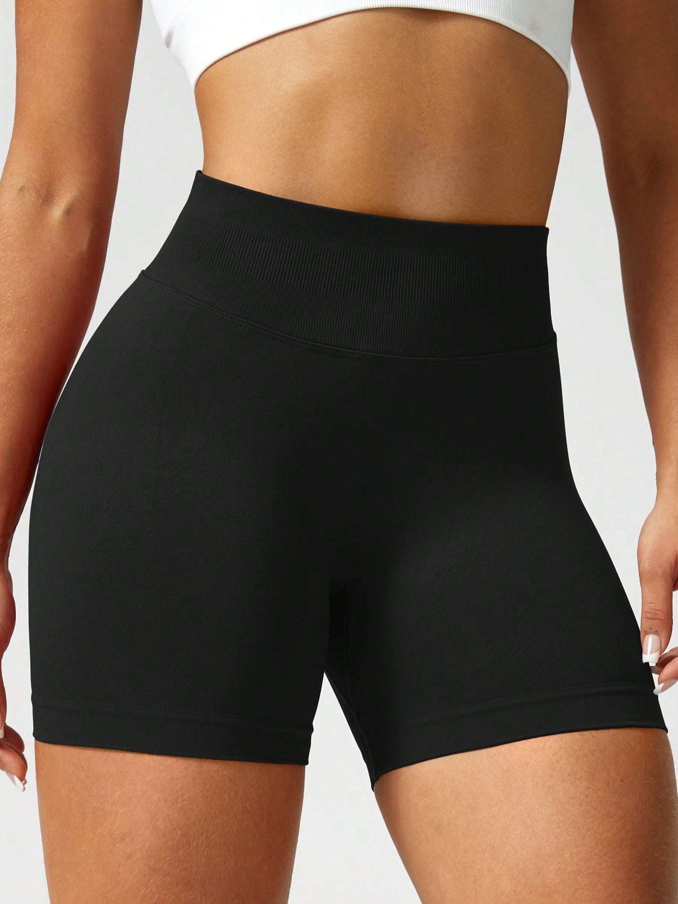 Sculpt high-rise seamless shorts The Quiet & Co. — back view natural shape — Black