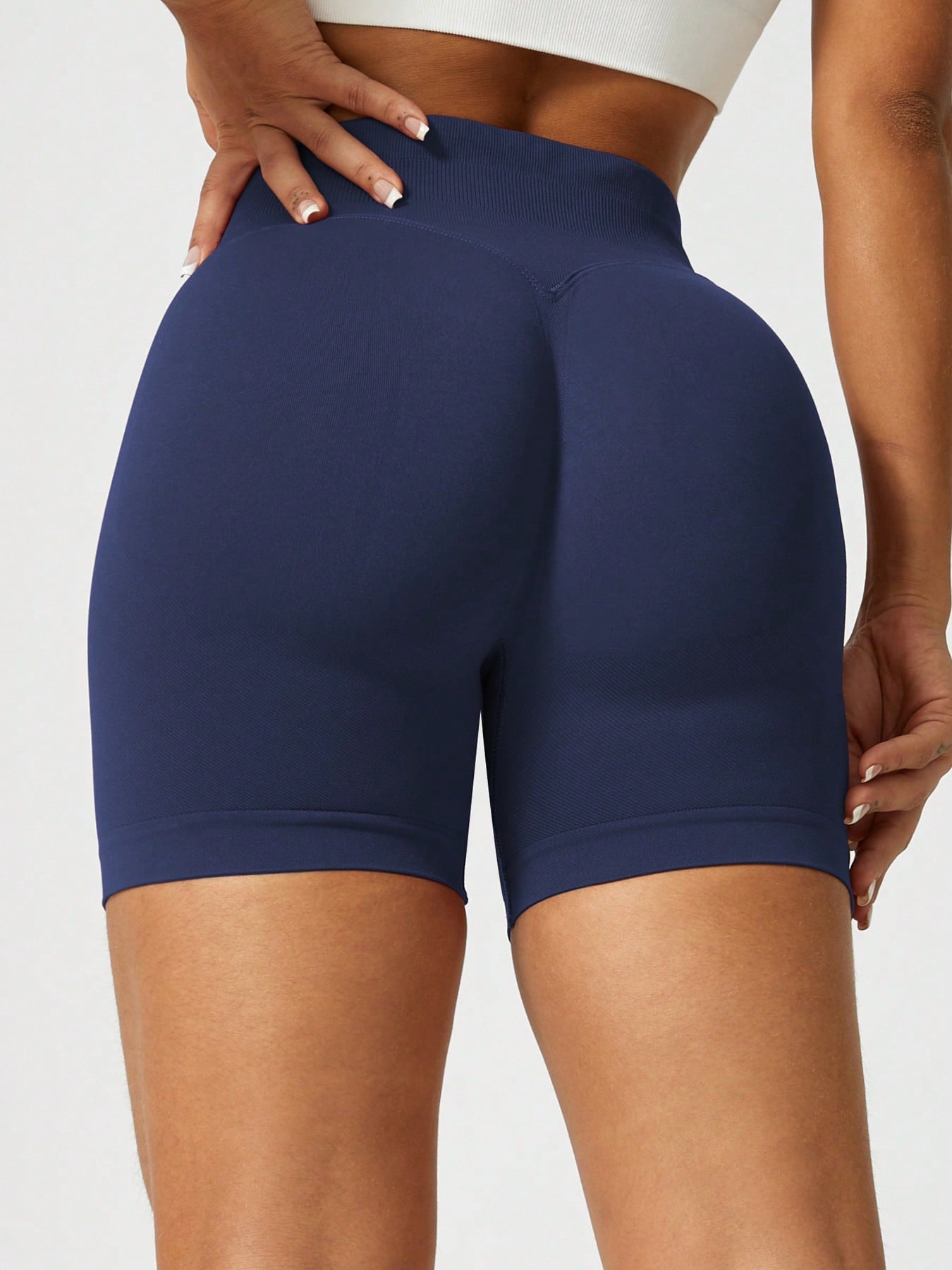 Sculpt high-rise seamless shorts The Quiet & Co. — back view natural shape — Navy Blue