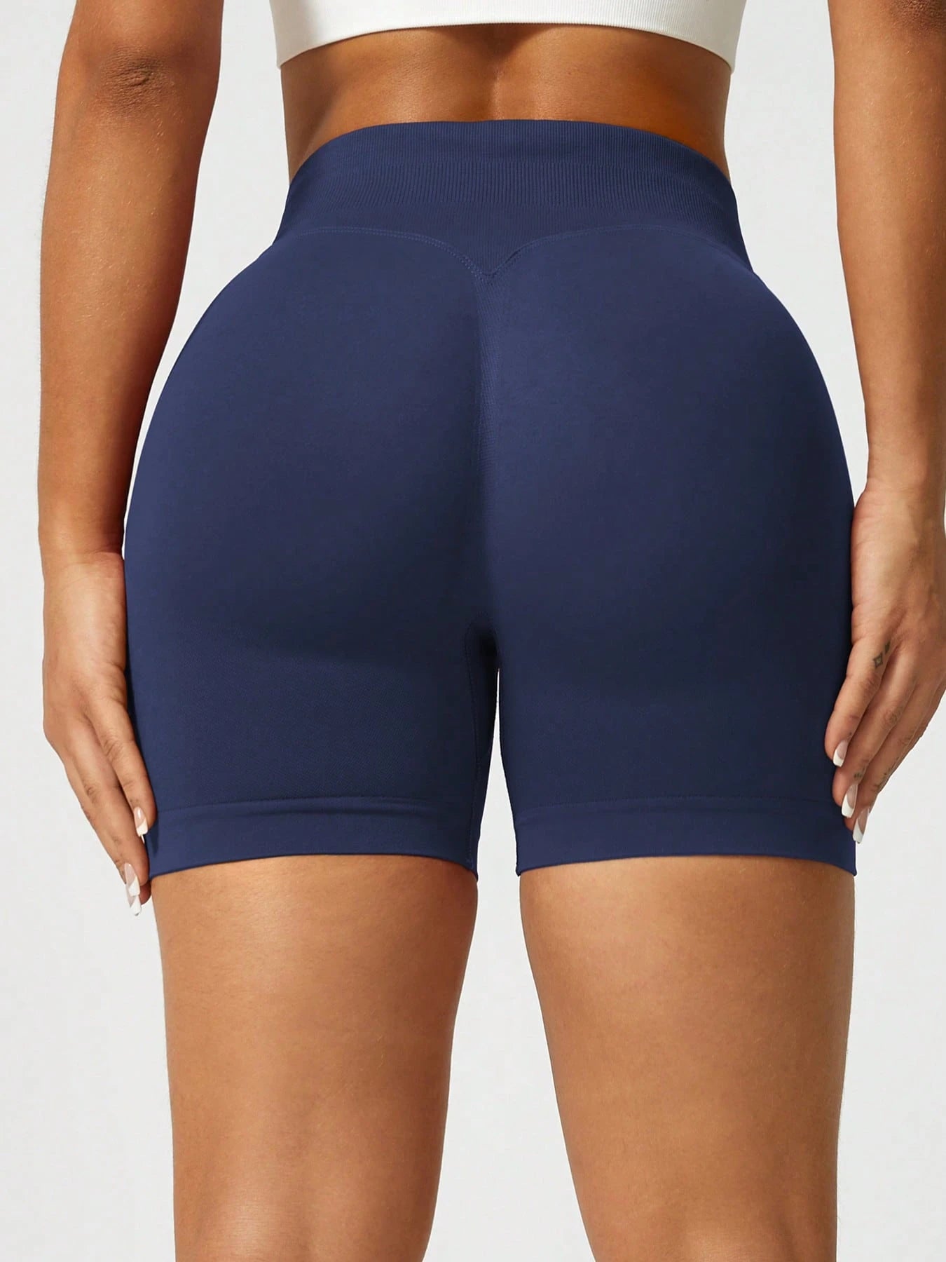 Sculpt high-rise seamless shorts The Quiet & Co. — back view natural shape — Navy Blue