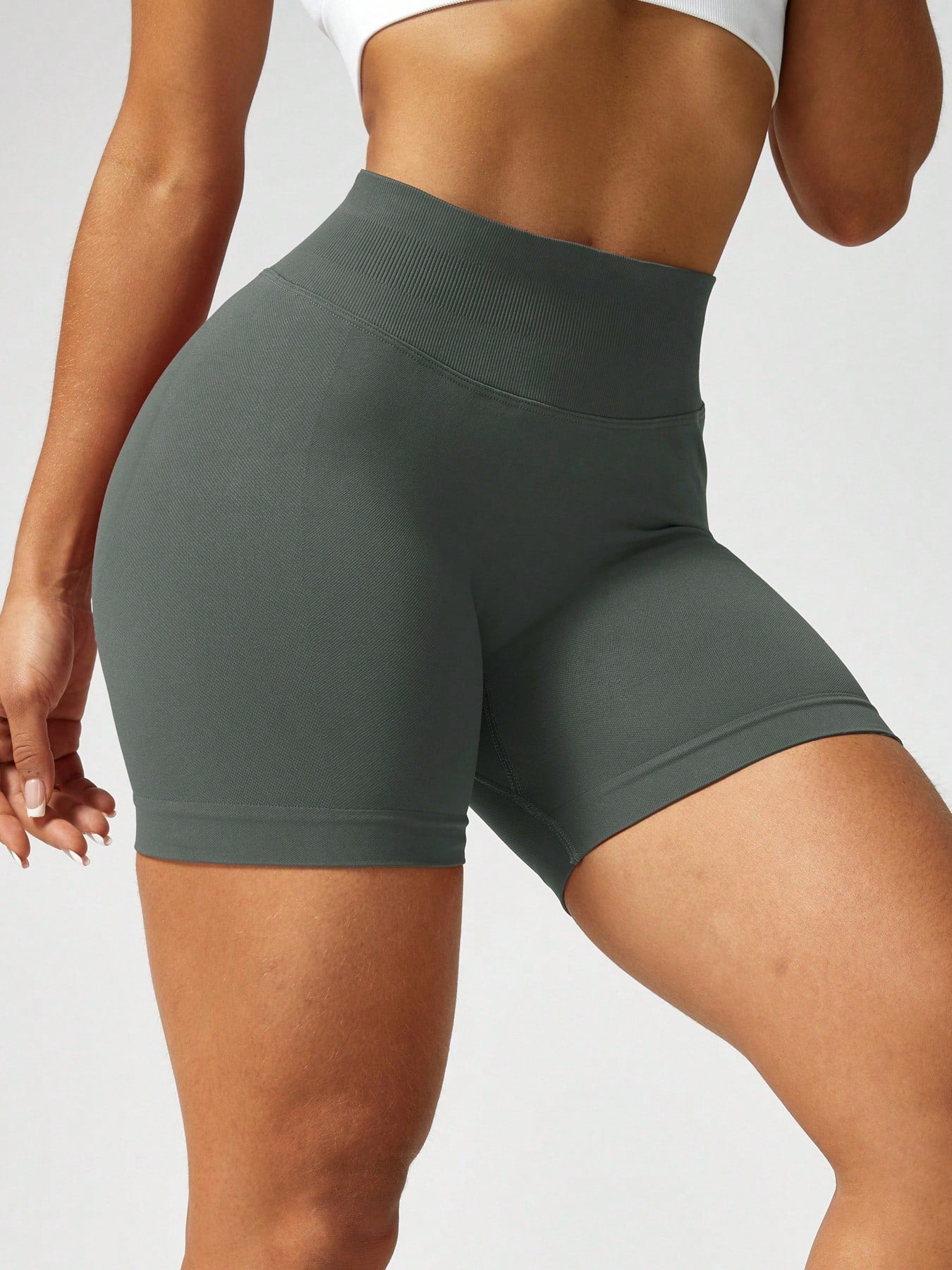 Sculpt high-rise seamless shorts The Quiet & Co. — back view natural shape — Dark Grey