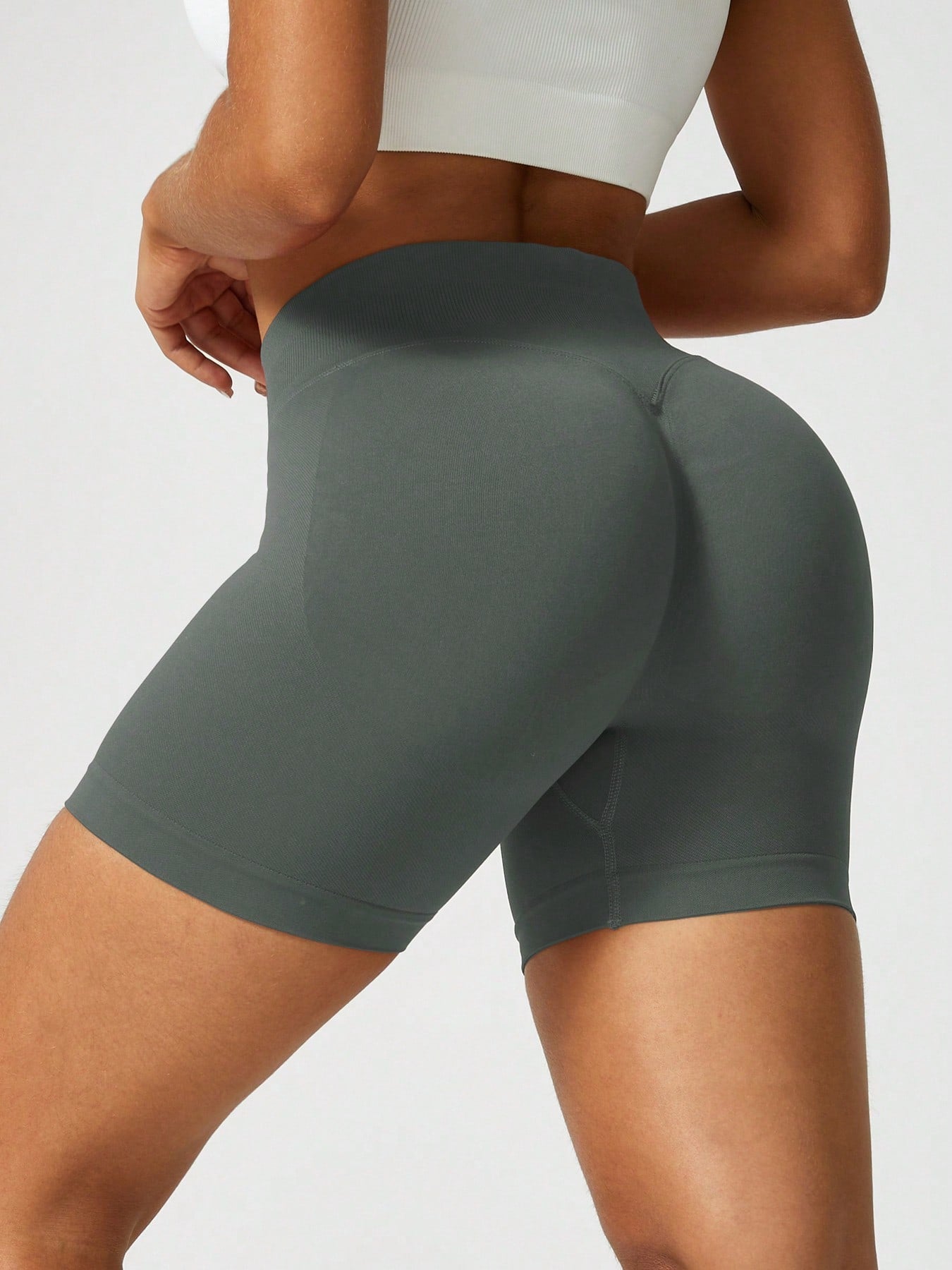 Sculpt high-rise seamless shorts The Quiet & Co. — back view natural shape — Dark Grey
