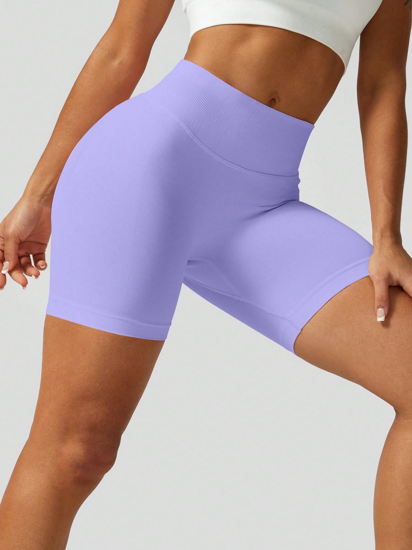 Sculpt high-rise seamless shorts The Quiet & Co. — back view natural shape — Purple