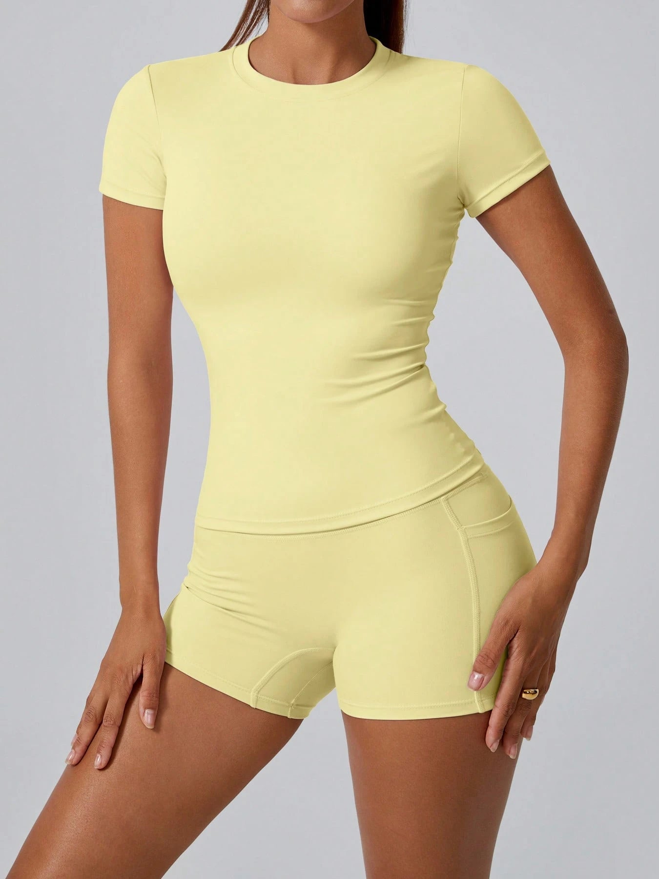 Short-sleeve studio coordinated set The Quiet & Co. — front view coordinated tone — Yellow