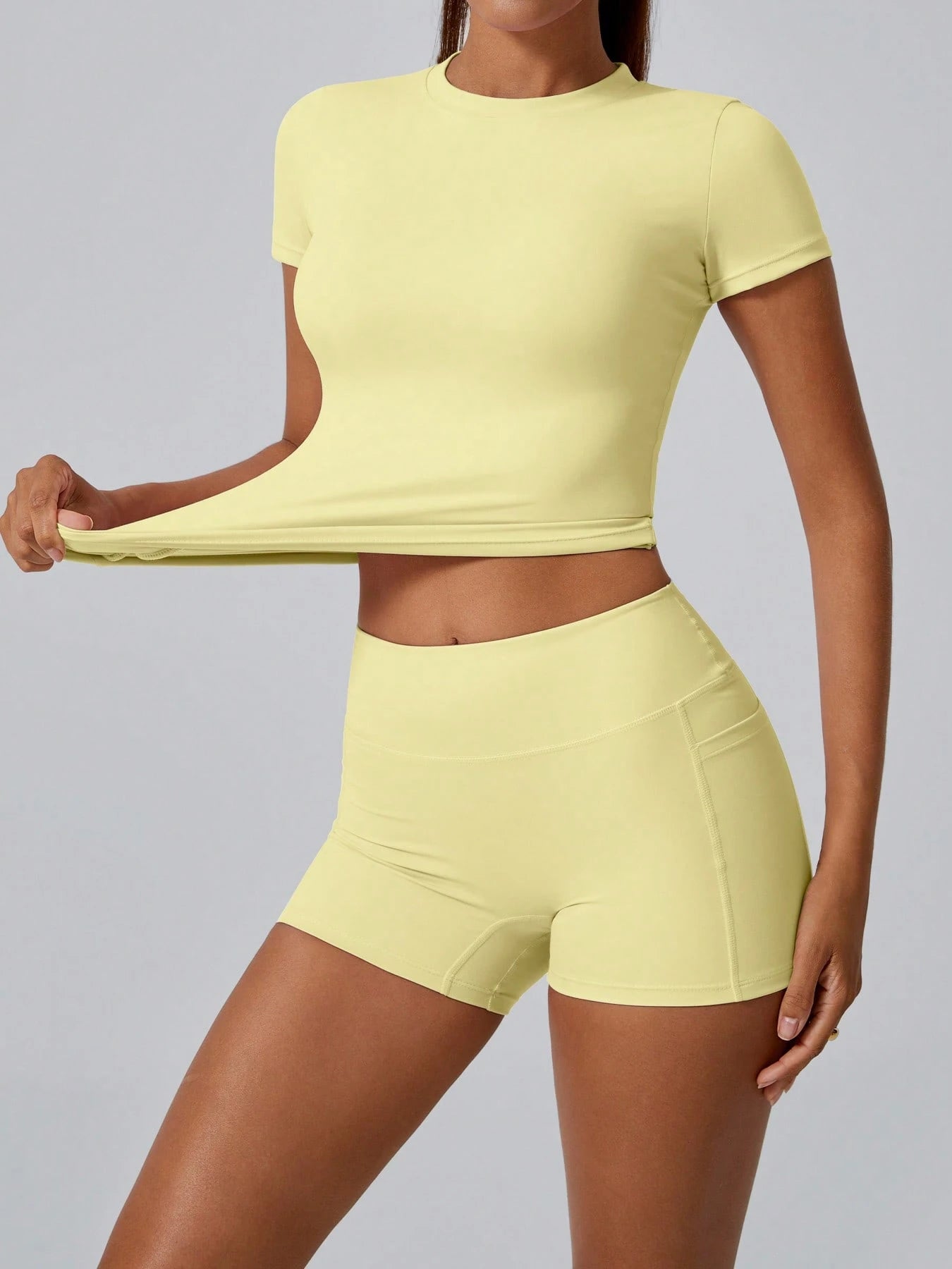 Short-sleeve studio coordinated set The Quiet & Co. — front view coordinated tone — Yellow