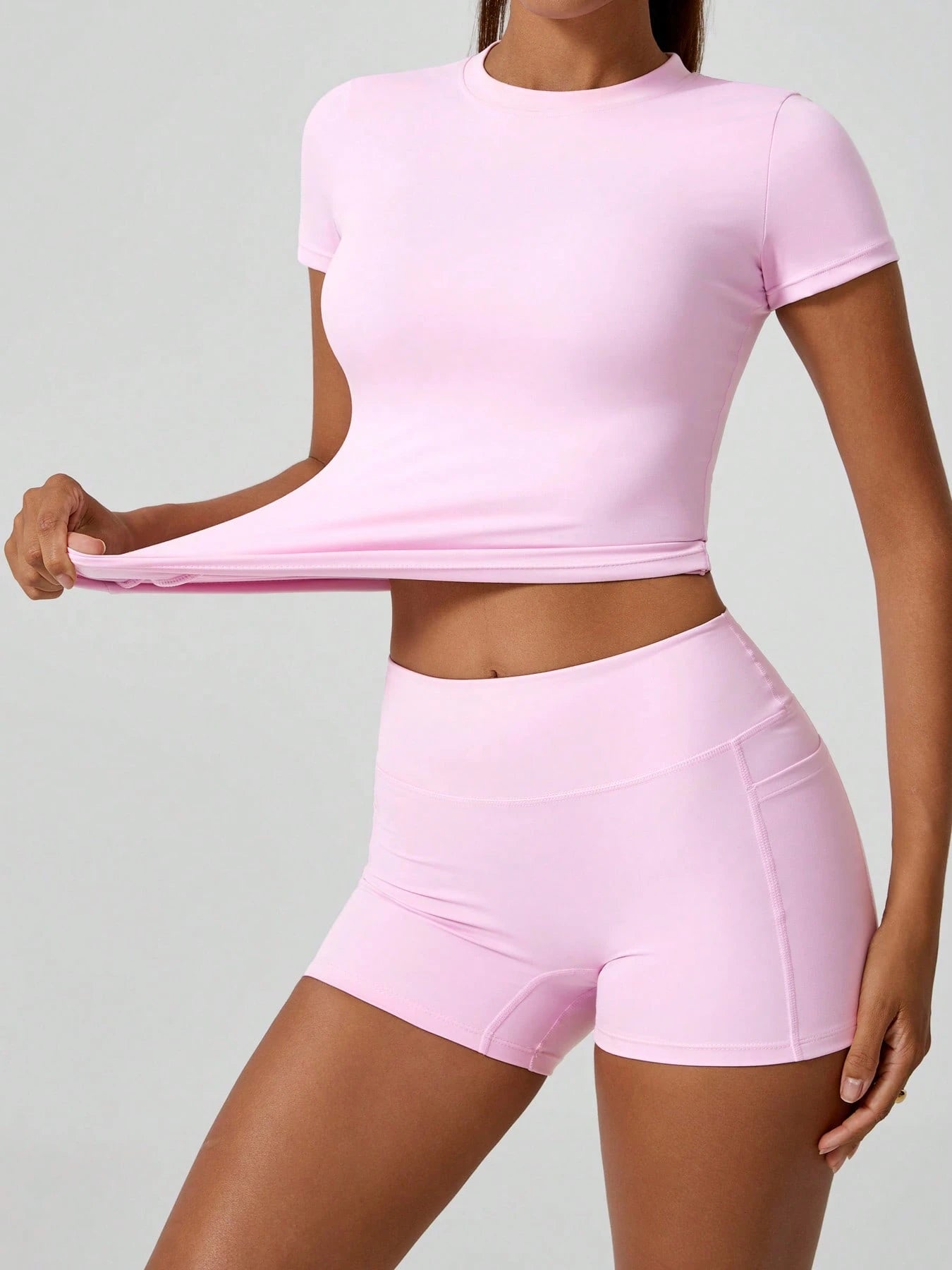 Short-sleeve studio coordinated set The Quiet & Co. — front view coordinated tone — Pink