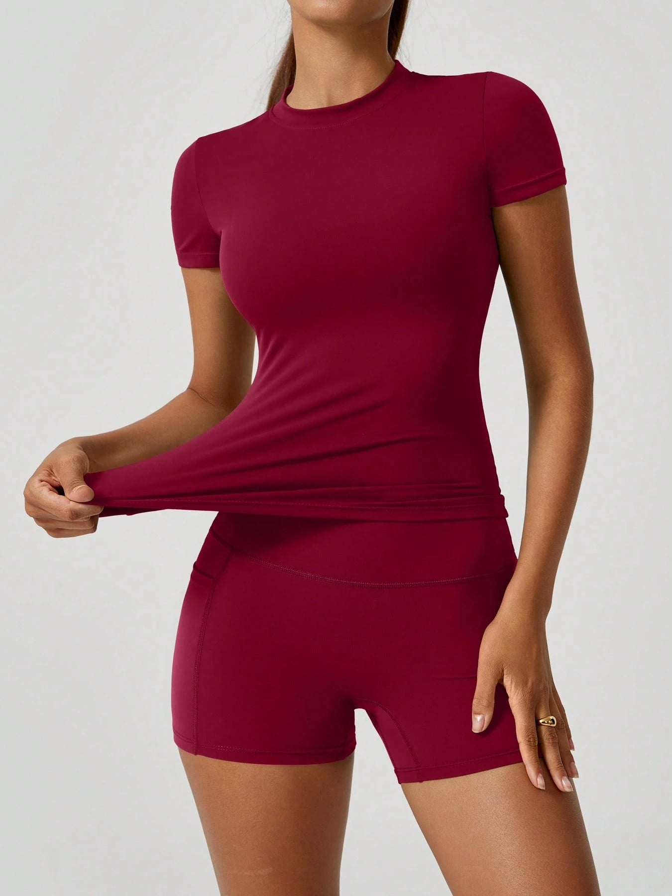 Short-sleeve studio coordinated set The Quiet & Co. — front view coordinated tone — Red