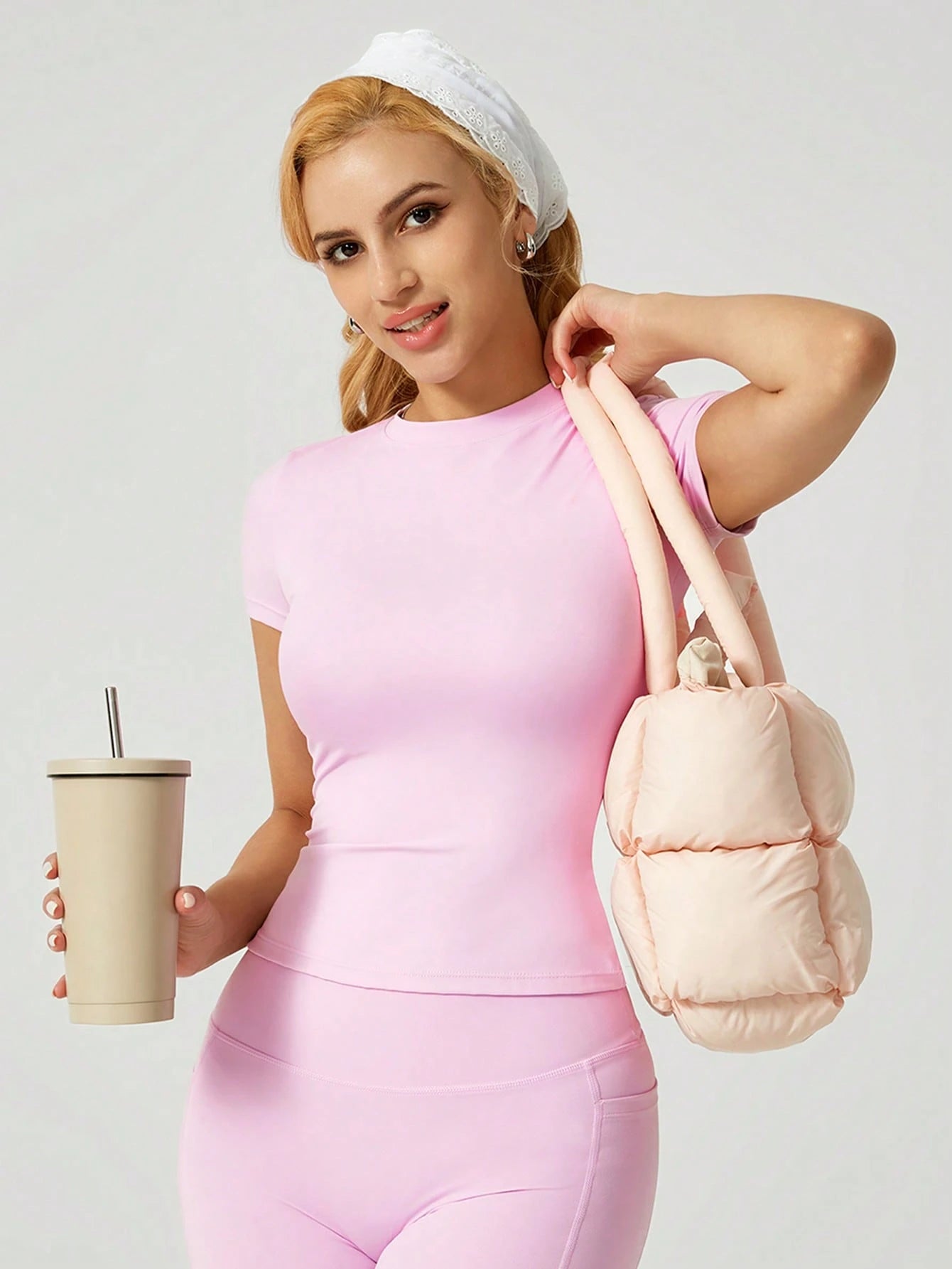 Sculpt short-sleeve top The Quiet & Co. — front view second skin fit — Pink