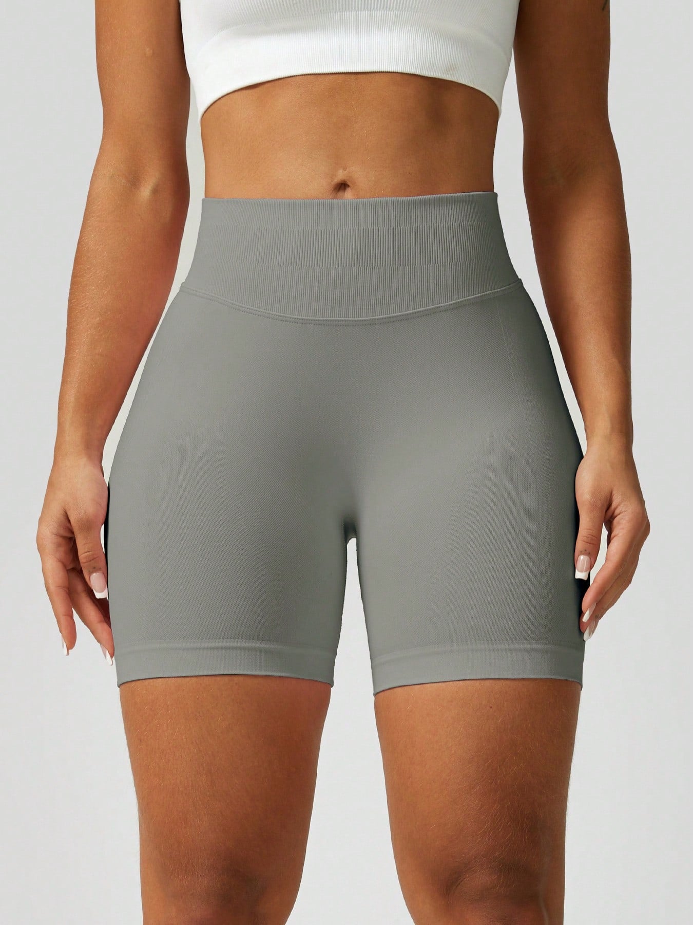Sculpt high-rise seamless shorts The Quiet & Co. — back view natural shape — Grey