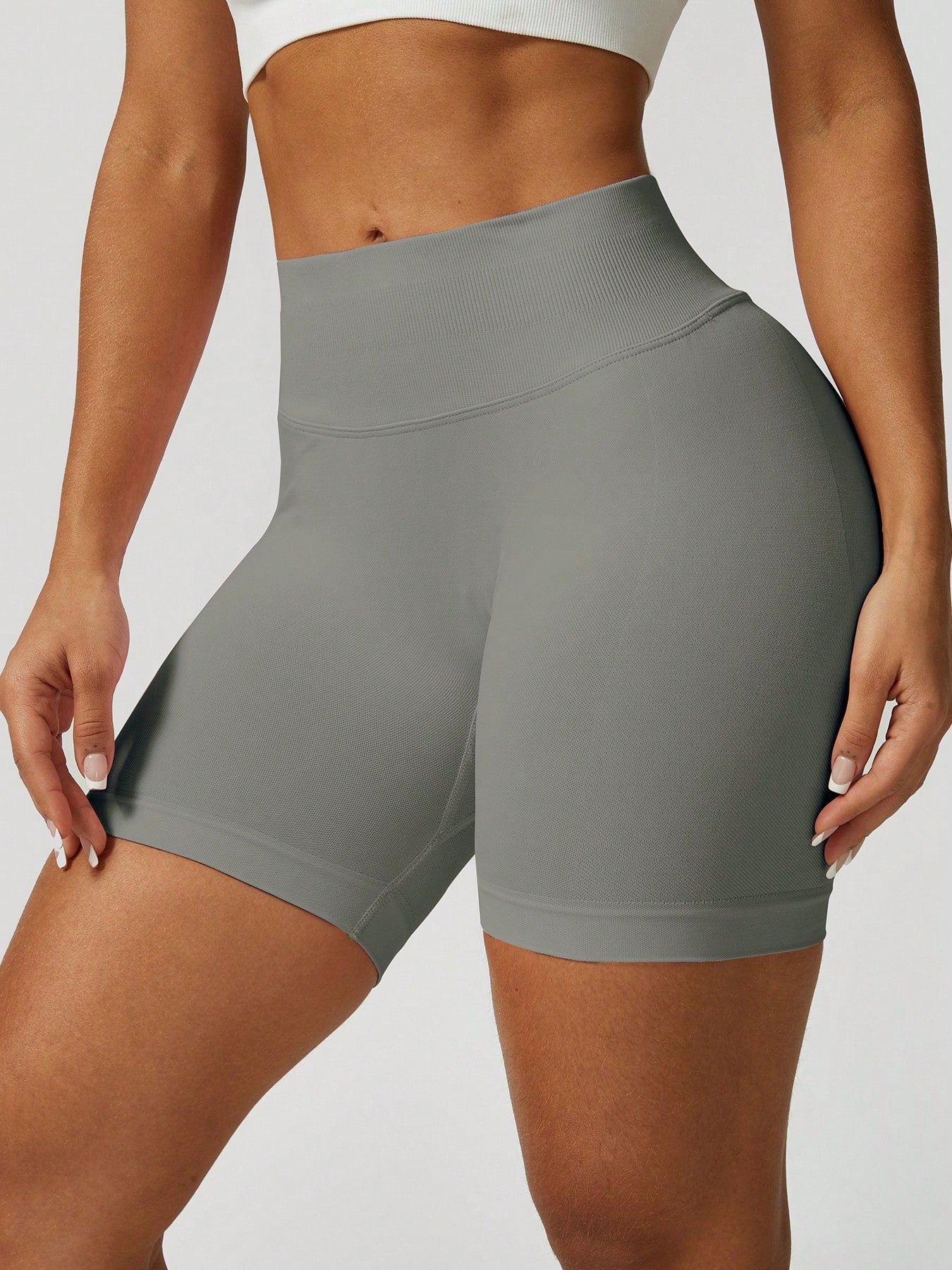 Sculpt high-rise seamless shorts The Quiet & Co. — back view natural shape — Grey
