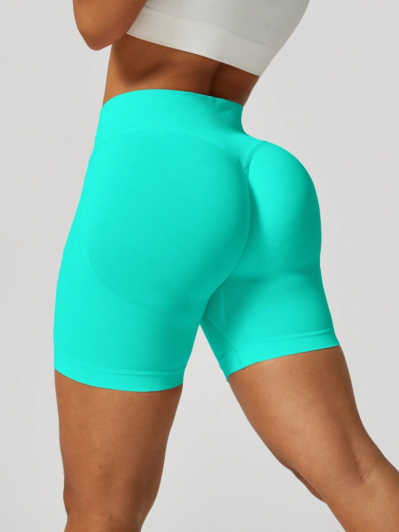 Sculpt high-rise seamless shorts The Quiet & Co. — back view natural shape — Mint Green