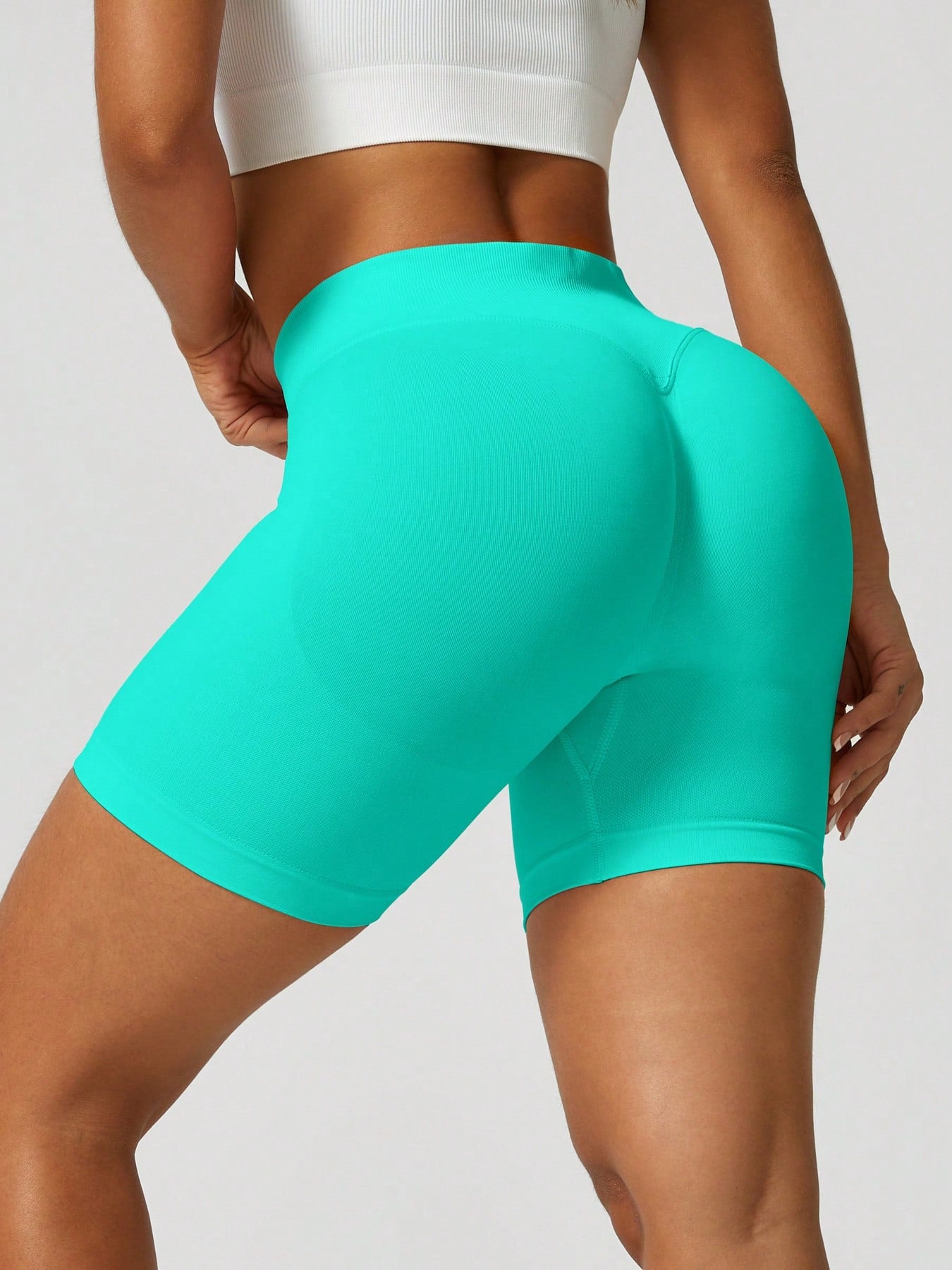 Sculpt high-rise seamless shorts The Quiet & Co. — back view natural shape — Mint Green