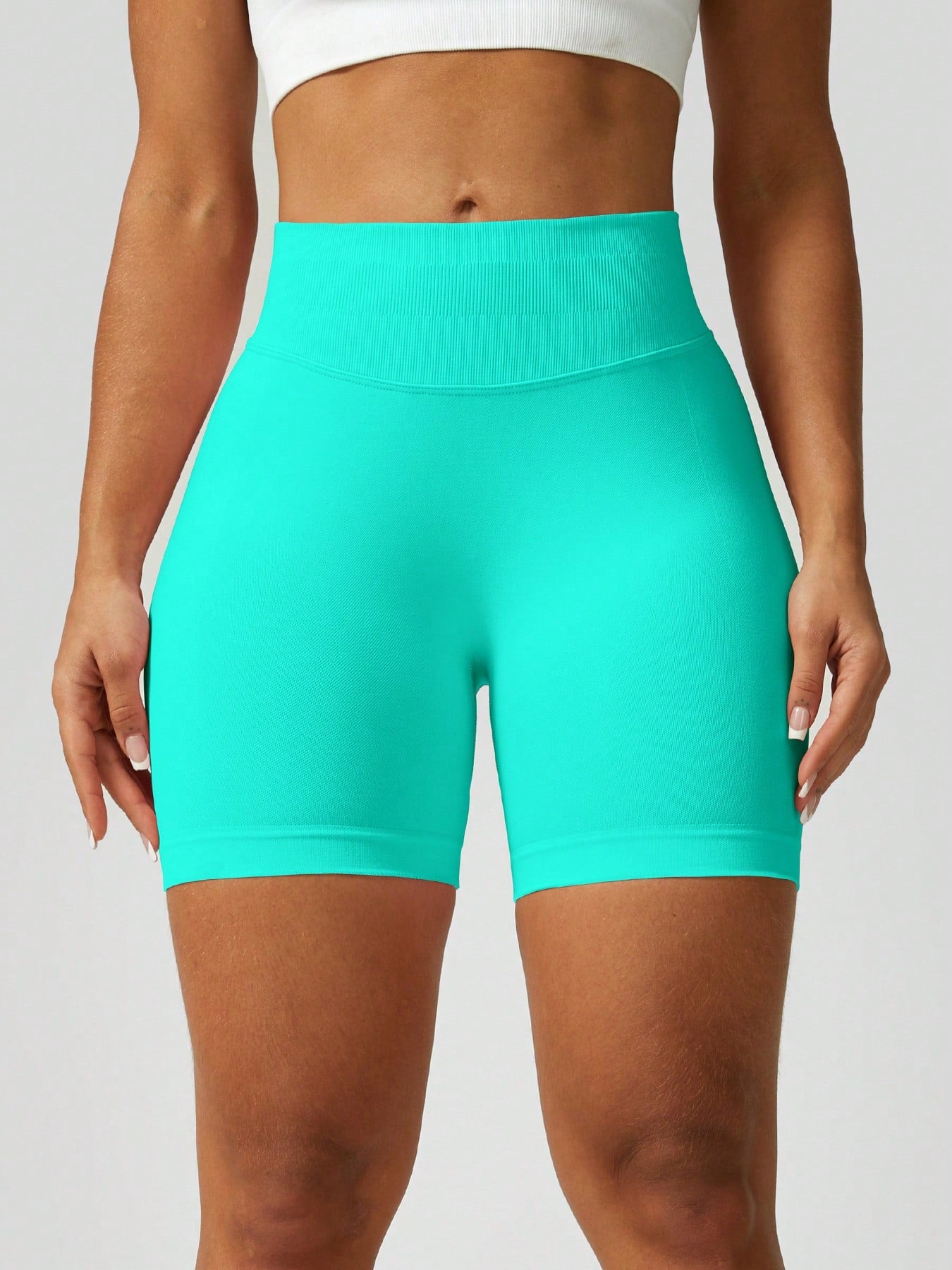 Sculpt high-rise seamless shorts The Quiet & Co. — back view natural shape — Mint Green