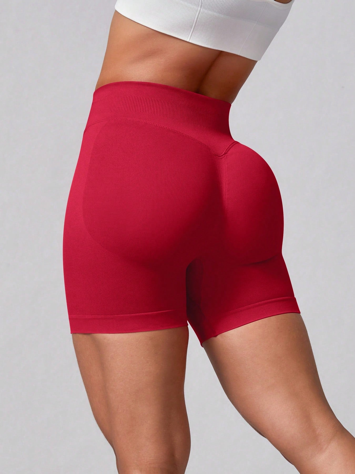 Sculpt high-rise seamless shorts The Quiet & Co. — back view natural shape — Fiery Red