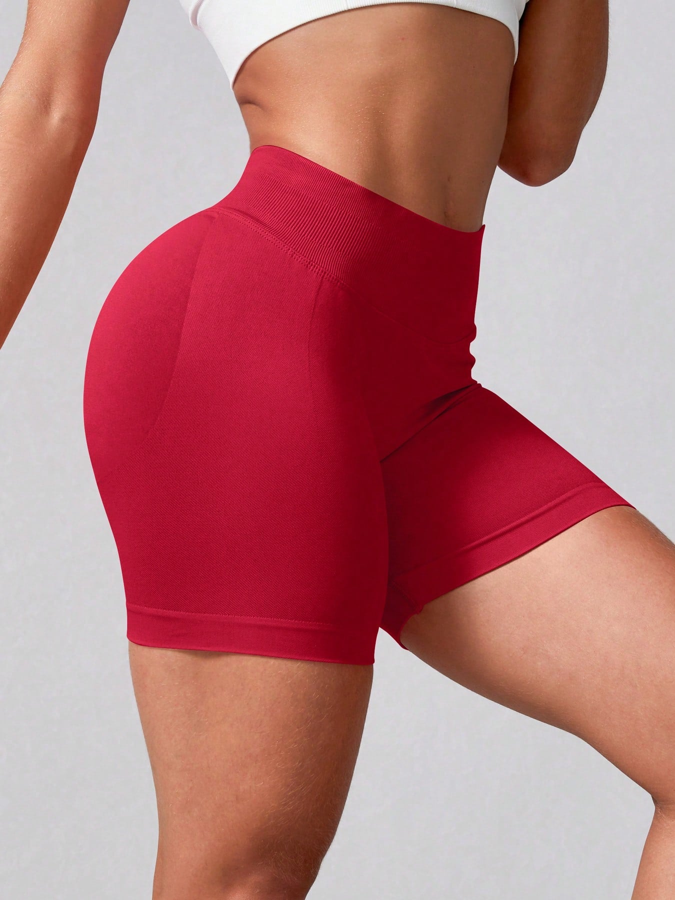 Sculpt high-rise seamless shorts The Quiet & Co. — back view natural shape — Fiery Red