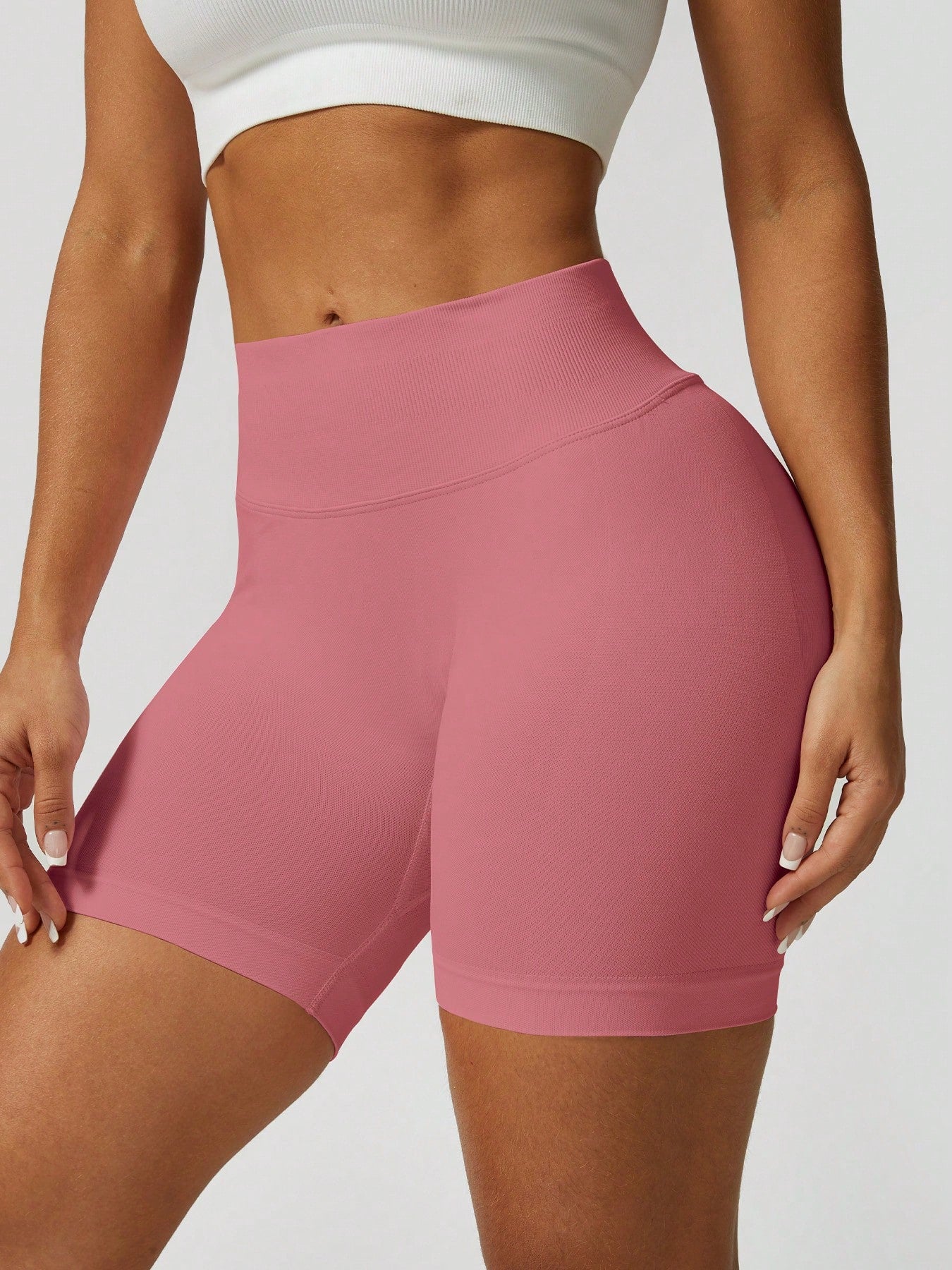 Sculpt high-rise seamless shorts The Quiet & Co. — back view natural shape — Pink