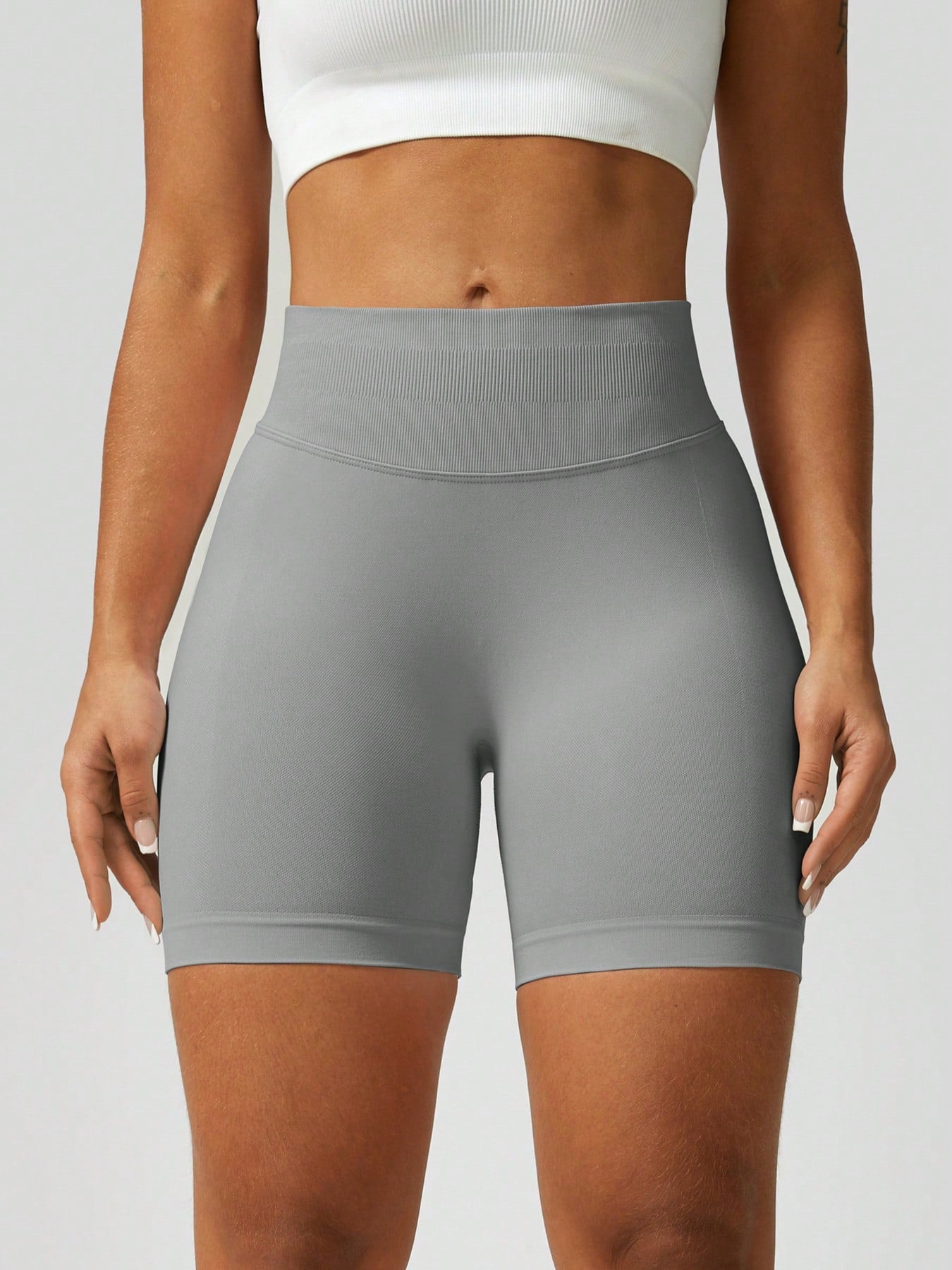 Sculpt high-rise seamless shorts The Quiet & Co. — back view natural shape — Grey