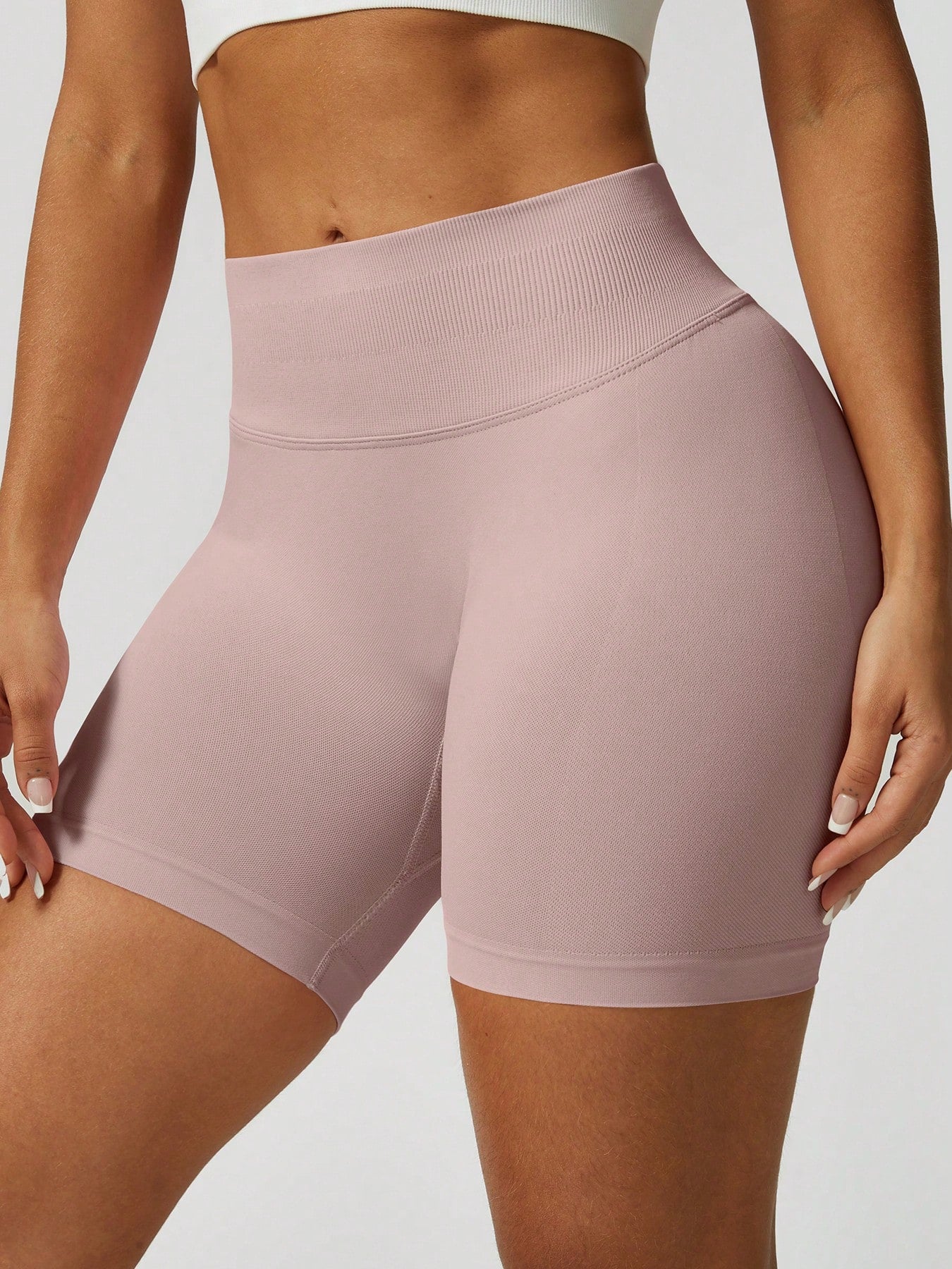 Sculpt high-rise seamless shorts The Quiet & Co. — back view natural shape — Grey
