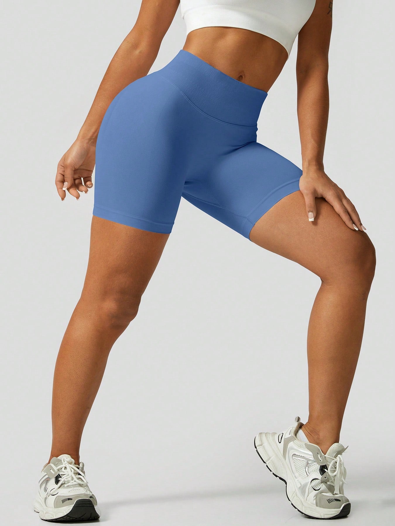 Sculpt high-rise seamless shorts The Quiet & Co. — back view natural shape — Blue